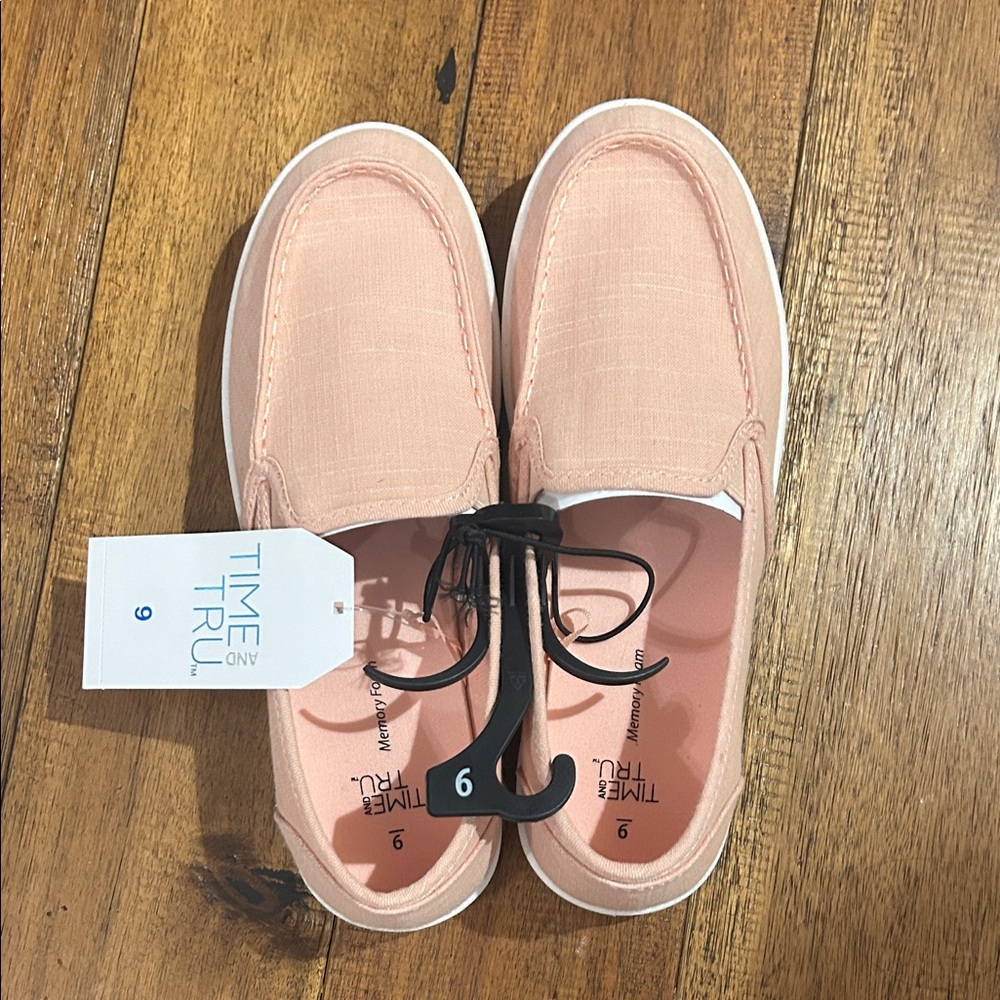 Time and Tru Blush Slip-On Sneakers